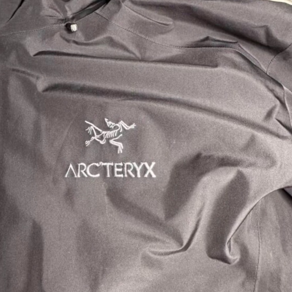 Arc'teryx Men's Dark Gray Performance Jacket - Picture 3 of 4